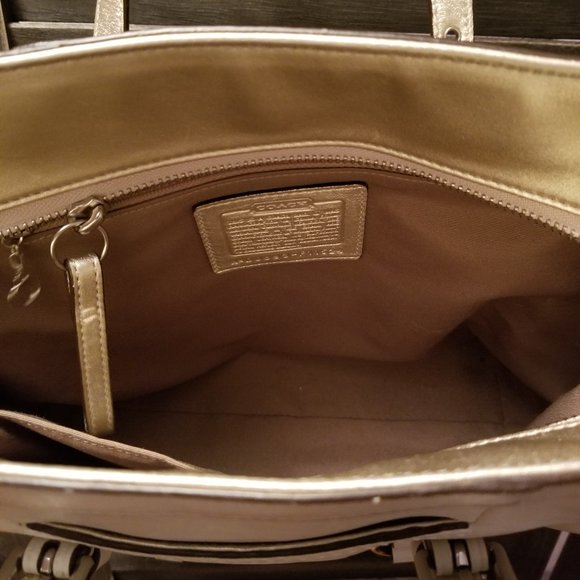 Coach purse - Picture 3 of 6